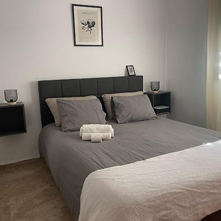 Hotel Astral-Habitacion Doble Privada En Casa Compartida-Uebica2 Mairena del Aljarafe Esterno foto