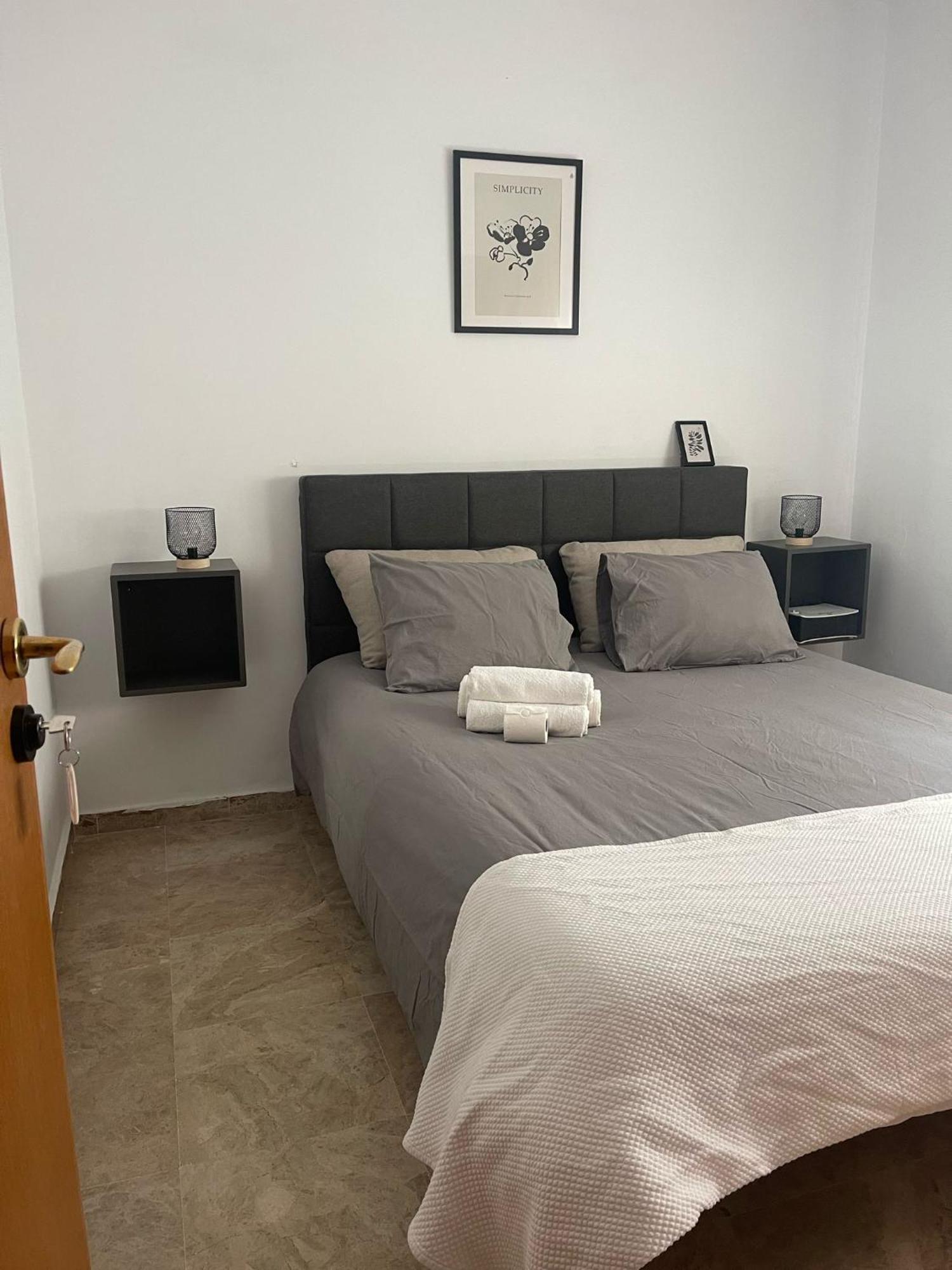 Hotel Astral-Habitacion Doble Privada En Casa Compartida-Uebica2 Mairena del Aljarafe Esterno foto
