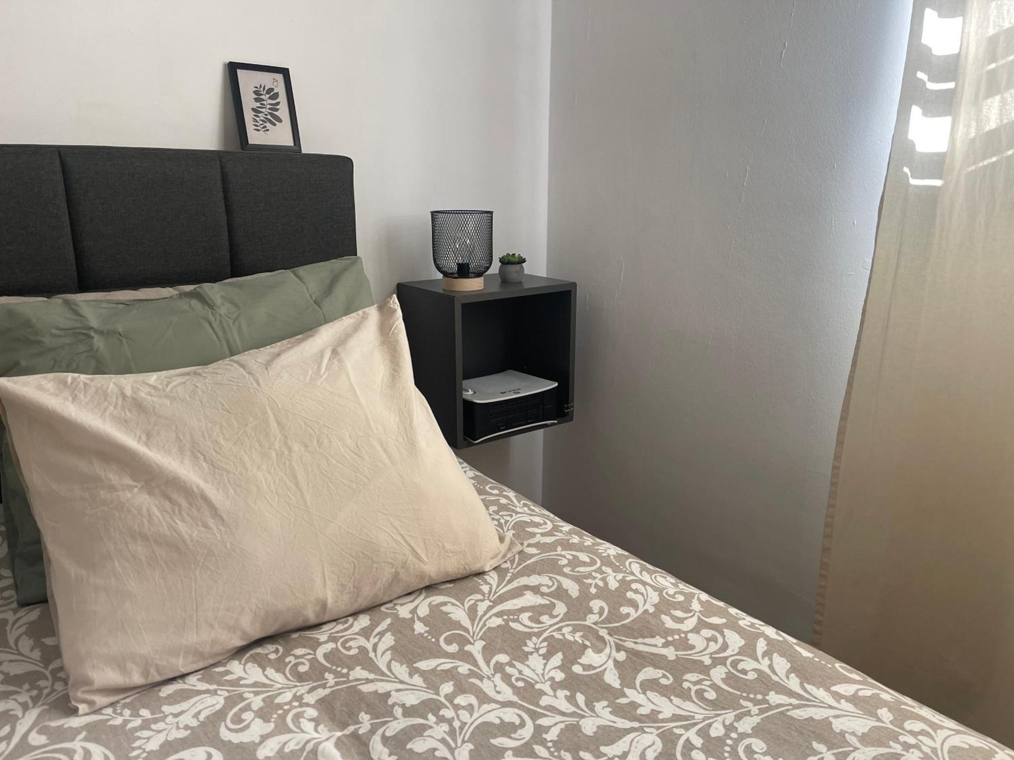 Hotel Astral-Habitacion Doble Privada En Casa Compartida-Uebica2 Mairena del Aljarafe Esterno foto
