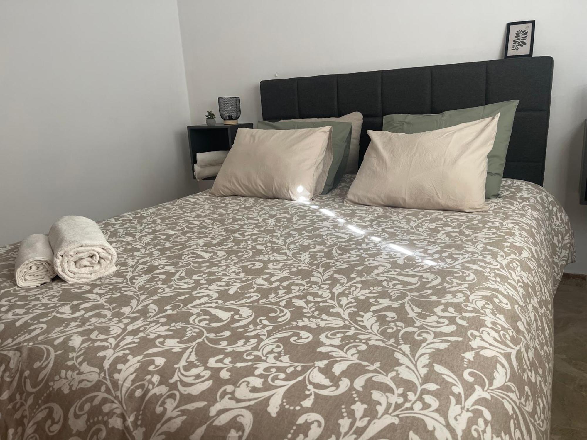 Hotel Astral-Habitacion Doble Privada En Casa Compartida-Uebica2 Mairena del Aljarafe Esterno foto